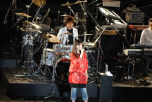 青森・つがる地球村“絢香”を気遣いライブ！