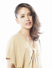 新作ジャケットは清川あさみとのコラボ！
