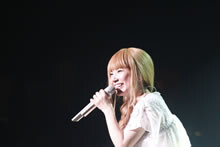 新曲熱唱！初のLIVEアルバムリリース決定！！