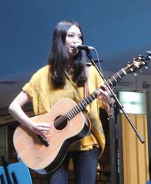 表参道ヒルズのライブに出演！