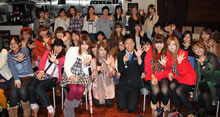 話題曲「君のとなりに」女子会イベント大盛況！