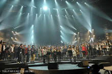 「クリスマスの約束2011」24組42人のアーティスト28分58秒の大メドレー！