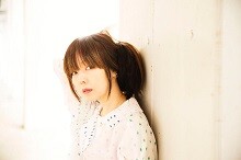 ニューアルバム『湿った夏の始まり』収録曲決定＆新アー写公開！