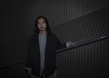 暗闇の先にある光を求める今の時代を写す50年前の名曲をカバー！