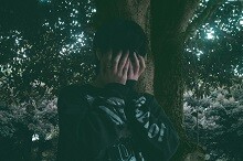 ミニアルバムより「沈黙の少年」ライブミュージックビデオを公開！