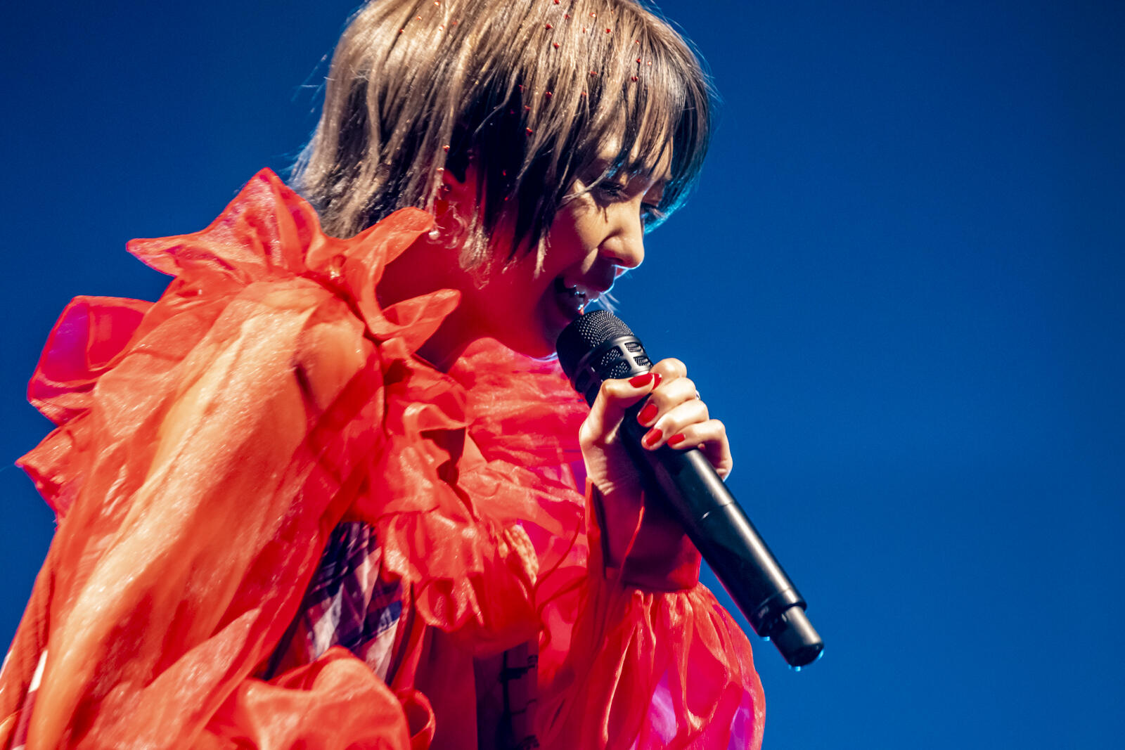 全力疾走する同時代性！　斉藤朱夏『朱演2021 つぎはぎのステージ』ライブレポート