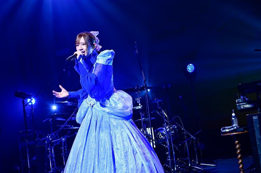 シンデレラと魔法使いが「明日へのページ」を強く、優しく開く！ 高橋李依 1st LIVE「Cinderella popcorn」ライブレポート