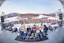 初のスキー場ライブは雪原を溶かす熱狂のステージ！