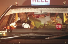 不気味な台詞と演技も見どころ…。新曲「地獄タクシー」MV解禁！