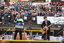 『ベストヒット歌謡祭』大阪・道頓堀の船上ライブ収録に5000人騒然！