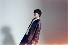 New Single「パレード」銀世界で孤独を歌う1発撮りMV公開！