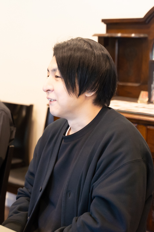 インタビューカット2