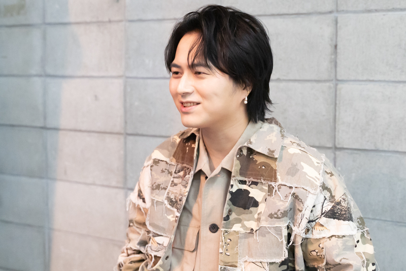 インタビューカット3