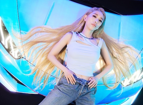 新曲「LIE LIE LIE」を発表！そして最新アー写を発表！