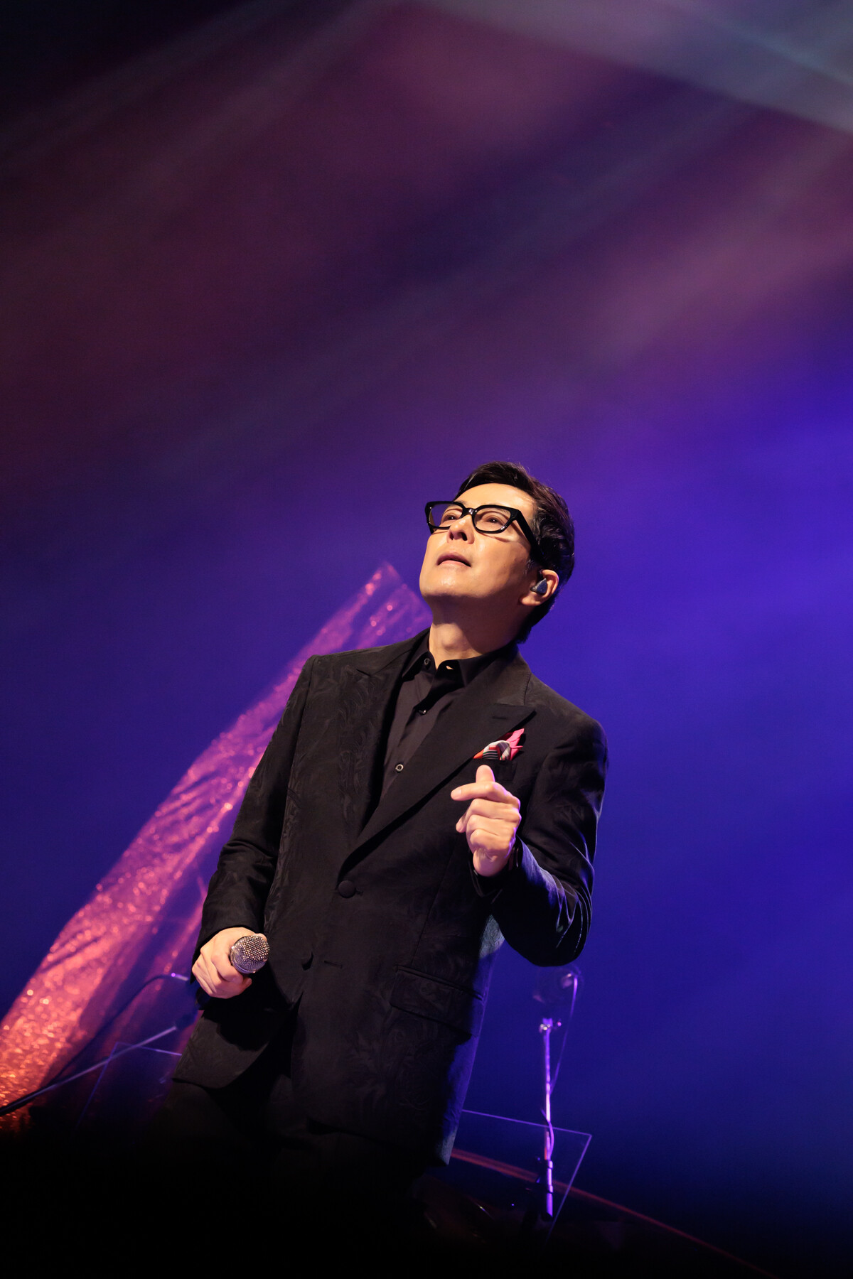 德永英明、ツアー初日に日本コロムビアへのレーベル移籍を発表！ライブ