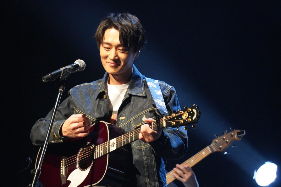 真田ナオキ、9月2日初のアコースティックライブを開催！若手ミュージシャンと共に魅せる新たな新境地！
